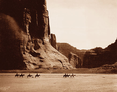 Foto Edward Sheriff Curtis, Canyon de Chelly – Navajo, 1904