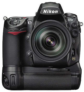 Foto der Nikon D700 mit MB-D10