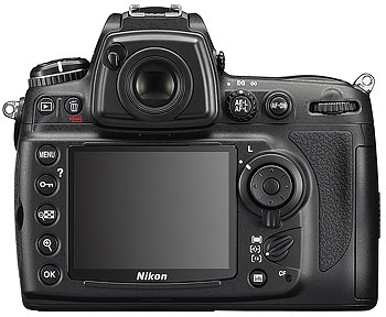 Foto der Rückseite der Nikon D700