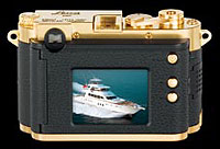 Foto der Rückseite der DCC Leica M3 Gold Edition von Minox