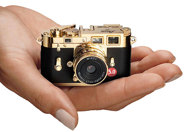 Foto der DCC Leica M3 Gold Edition von Minox