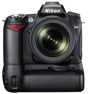 Foto der Nikon D90 mit Handgriff