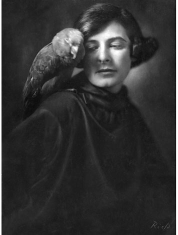 Foto Frieda Riess, Selbstporträt, 1922