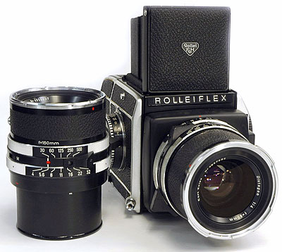 Foto der Rolleiflex SL 66 mit Distagon 4/80 mm (angesetzt) und Sonnar 4/150 mm (stehend)