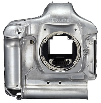 Foto vom Magnesiumgehäuse der EOS-1D Mark IV von Canon