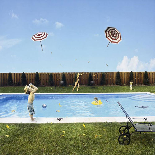 Foto Julie Blackmon: „Flying Umbrellas“, 2007