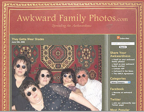 Screenshot Awkward Family Photos