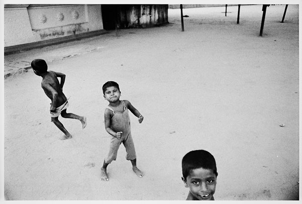 Foto Roger Ballen: Letting go, Ceylon, 1976