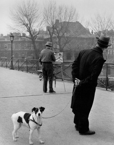 Foto Robert Doisneau: Foxterrier auf dem Pont des Arts, 1953