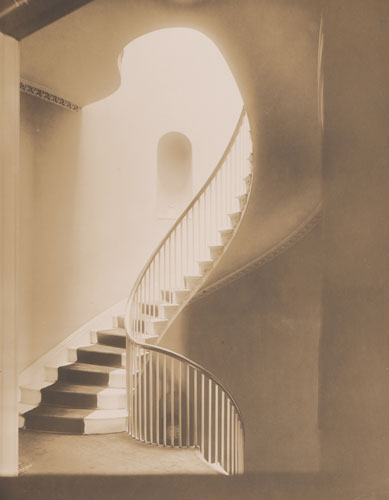 Foto Frank Cousins: Treppenhaus in Daniel P. Parkers Mansion, Boston um 1910