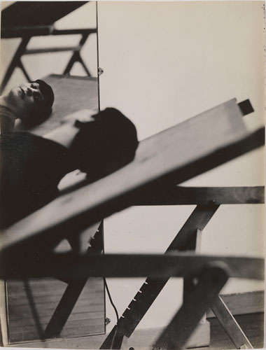 Foto Florence Henri: Selbstportrait im Spiegel, 1928