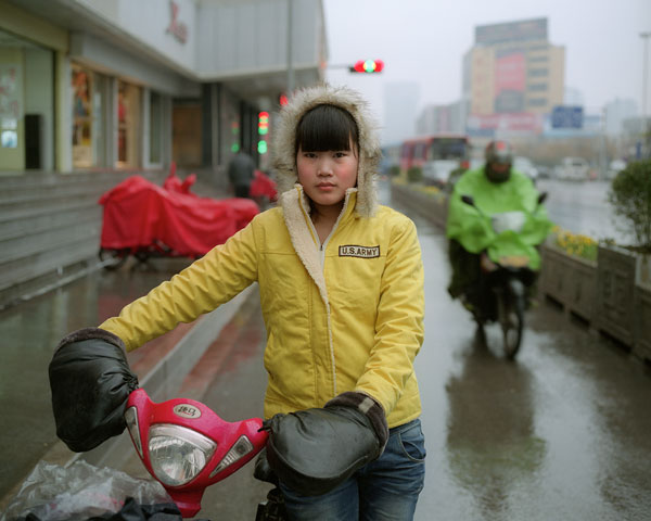 Foto Andreas Seibert, Frau Zhang, 22. In der Stadt Xuzhou leben über 8 Millionen Menschen. Provinz Jiangsu, 2012