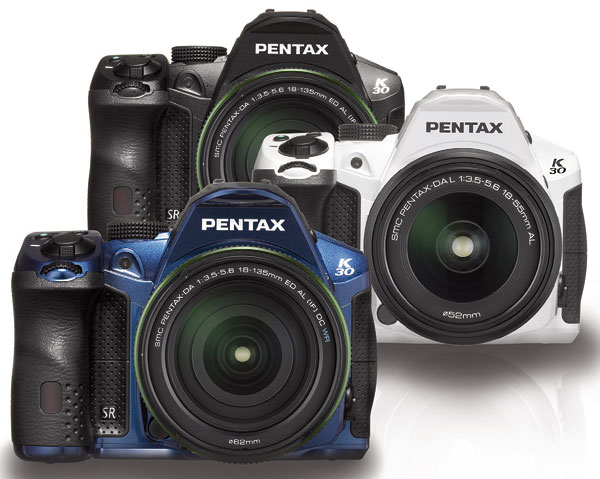 Foto mit Farbvarianten der K-30 von Pentax