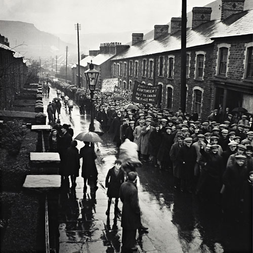 Foto Edith Tudor-Hart, Demonstration von Arbeitslosen, Trealaw, South Wales, 1935
