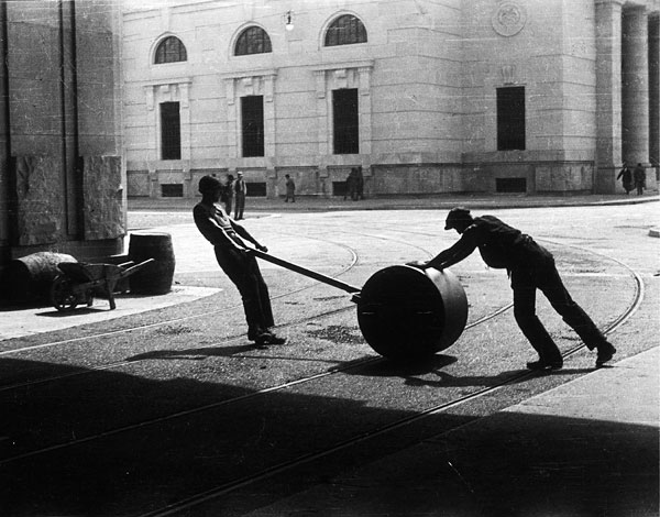 Foto Anton Stankowski, Straßenarbeit Mailand, 1931