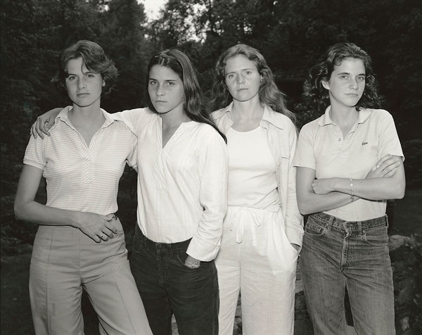 Foto Nicholas Nixon, The Brown Sisters, New Canaan, Connecticut, 1975