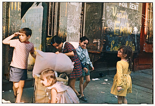 Foto von Helen Levitt, New York 1972, 35 x x 43 cm, Dye Transfer