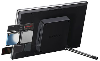 Foto der Rückansicht des S-Frame DPF-V900 von Sony