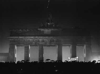 Öffnung des Brandenburger Tors, Berlin, 22. Dezember 1989; Foto Barbara Klemm
