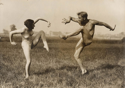 Foto Gerhard Riebicke: Paar beim Ausdruckstanz, um 1930