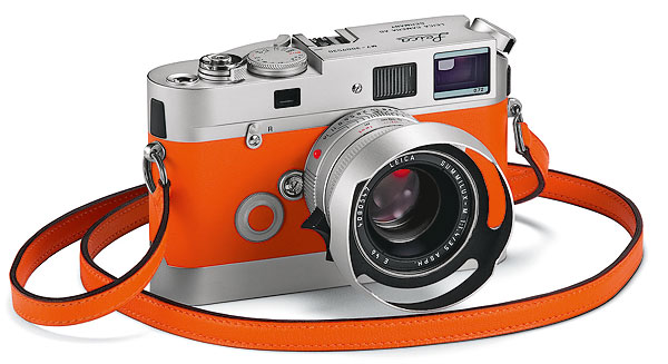 Foto der Leica M7 „Hermès“ in orange