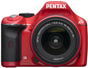 Foto der K-x von Pentax in rot