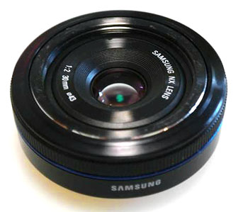 Foto eines 2,0/30 mm für Samsung NX