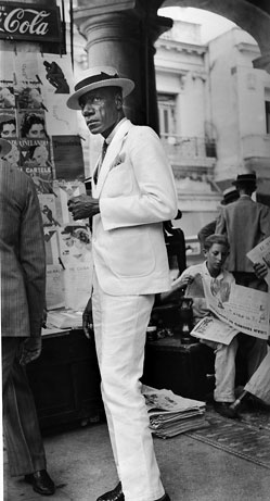 Foto Walker Evans: Einwohner im Zentrum Havanas, 1933