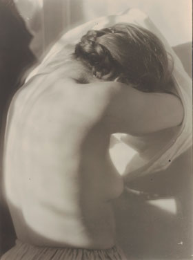 Foto Heinrich Kühn: Rückenakt, um 1920; Silbergelatinepapier