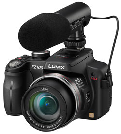 Foto der Lumix FZ100 von Panasonic mit Mikrofon