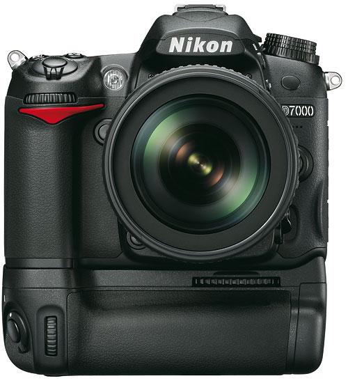 Foto der D7000 mit MB-D11 von Nikon