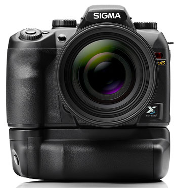 Foto der SD15 von Sigma mit Batteriegriff PG-21