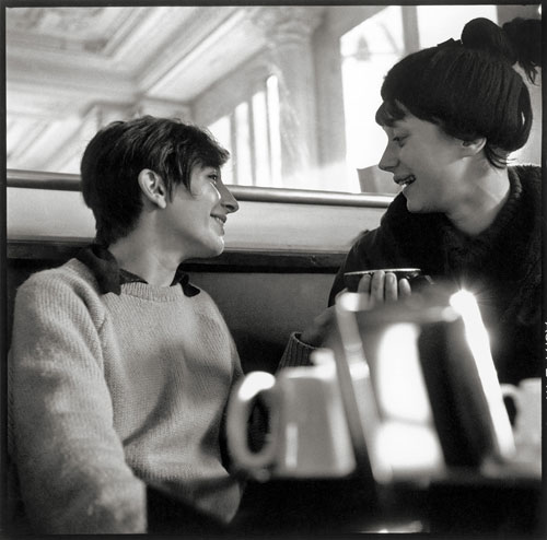 Eva Aeppli und Niki de Saint-Phalle, Paris um 1960; © Vera Mercer