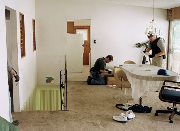 Foto Jeff Wall: Search of premises (2008)