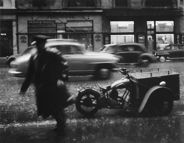 Foto: Sabine Weiss, Paris, 1957