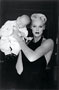 Foto Alice Springs, Brigitte Nielsen und Sohn, Beverly Hills 1990