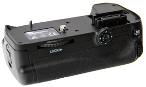 Foto vom Blackfox-Batteriegriff für Nikon D7000