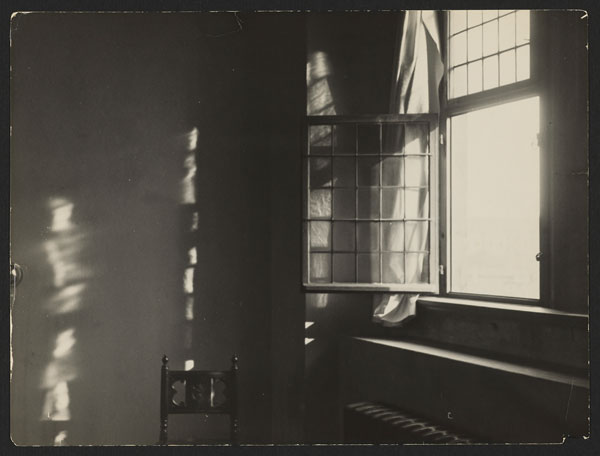 Foto Lyonel Feininger: Eines der Fenster in meinem Turm, 1929-1931