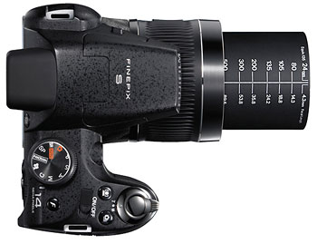 Foto der Oberseite der FinePix S4000 von Fujifilm