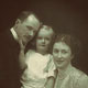 Gustav und Bertha Krupp von Bohlen und Halbach mit ihrem Sohn Alfried, 1910 (Jacob Hilsdorf)
