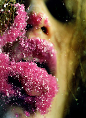 Foto Marilyn Minter: Chewing Pink, 2008