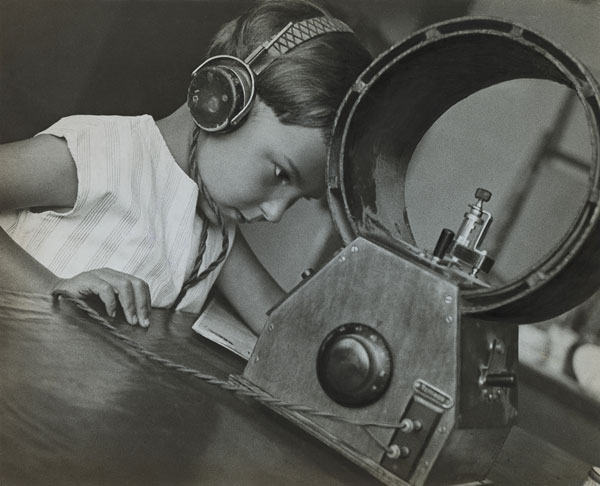 Foto Alexander Rodtschenko: Radiohörer, 1929