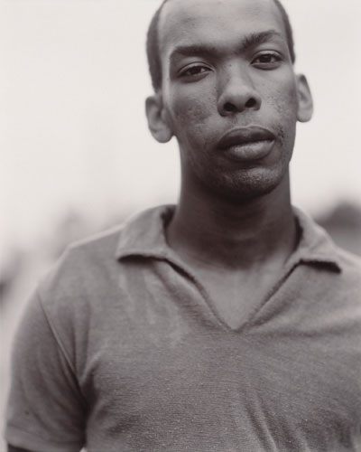 Foto Judith Joy Ross, Aus der Reihe „Portraits at the Vietnam Veterans Memorial“