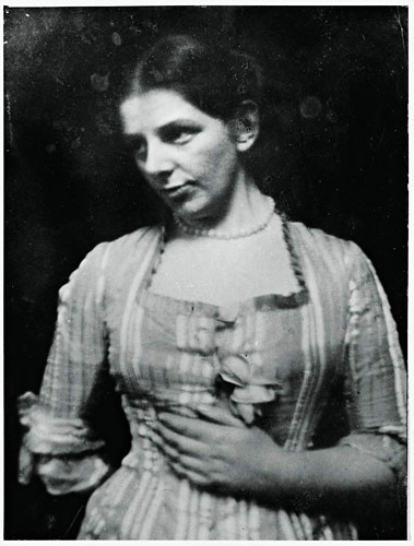 Foto Herma Becker (?): Paula Modersohn-Becker, um 1905