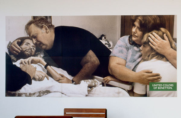 Foto Oliviero Toscani, Aidskranker und Familie, 1992