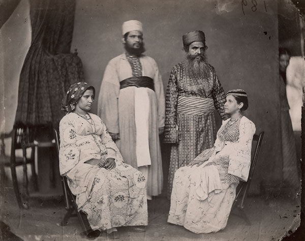 Fotograf unbekannt, Jüdische Familie aus Cochin, Malabar, um 1880