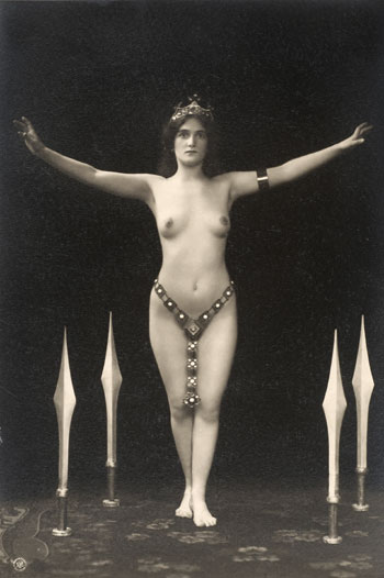 Foto Otto Skowranek, Olga Desmond - Schwertertanz, 1908