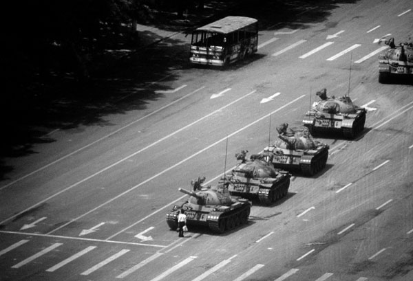 Foto Stuart Franklin, Tank Man auf dem Tian’anmen-Platz, 1989