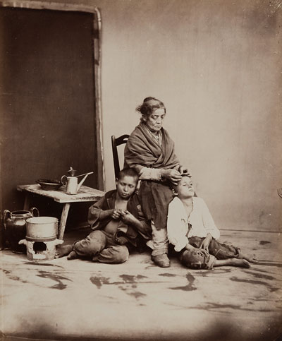 Foton Giorgio Sommer (1834–1914), Neapel: Entlausung, ca. 1870