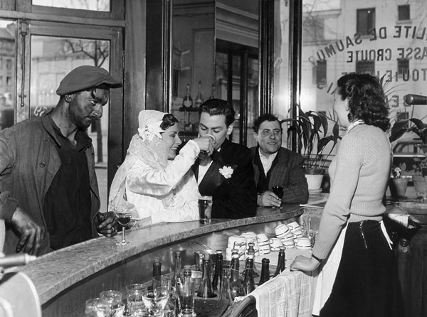 Foto Robert Doisneau, Kaffee schwarz-weiß, Joinville-le-Pont, 1948